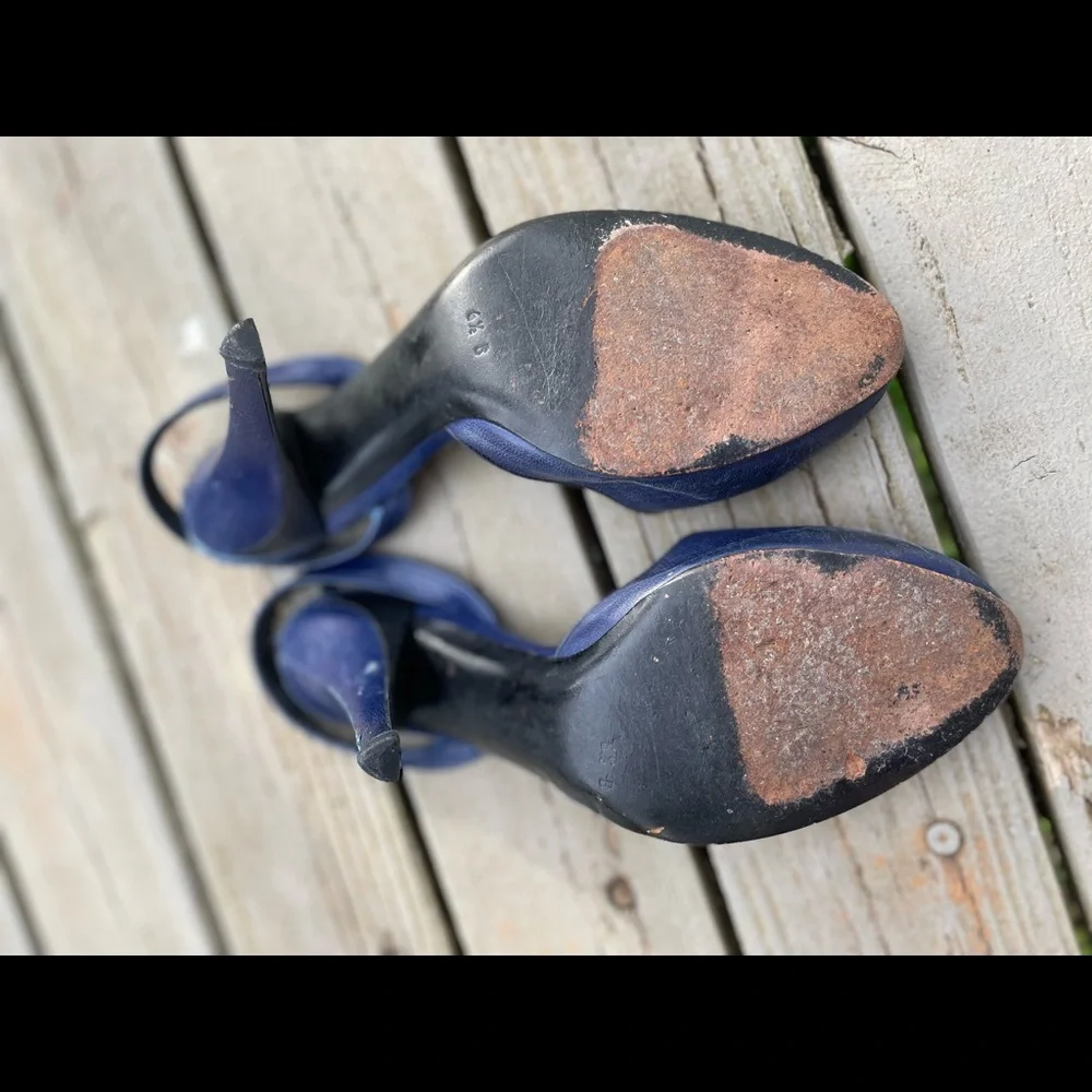 Vintage Charles Jourdan Blue Heels - Picture 7 of 7